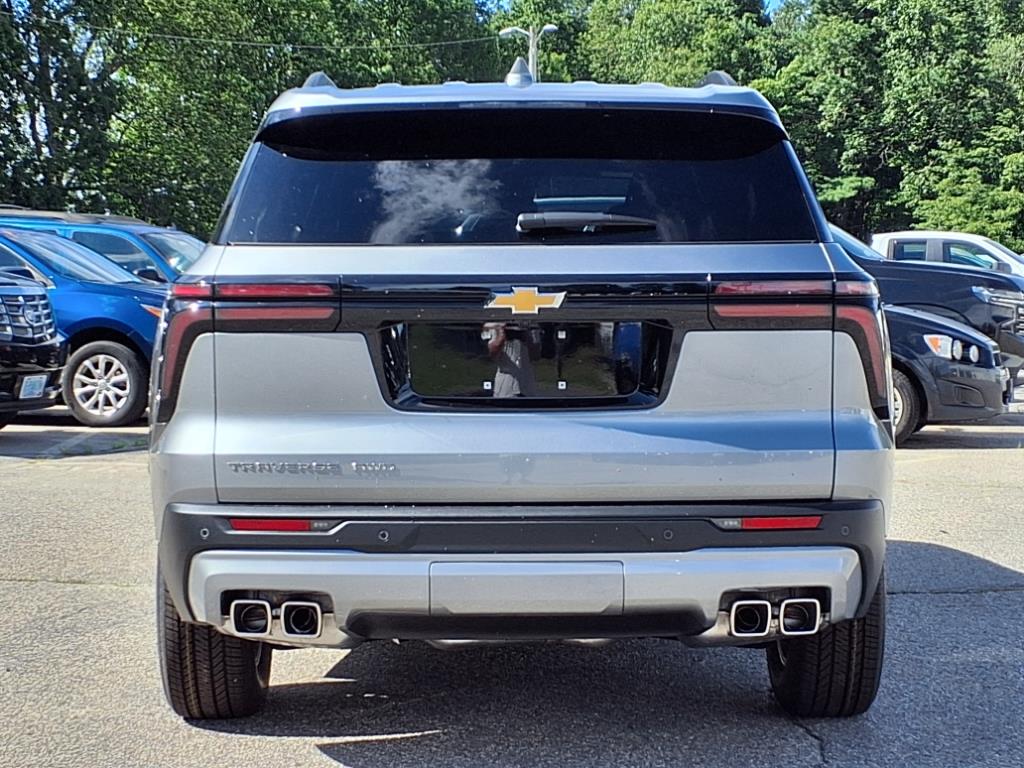 2025 Chevrolet Traverse photo 4