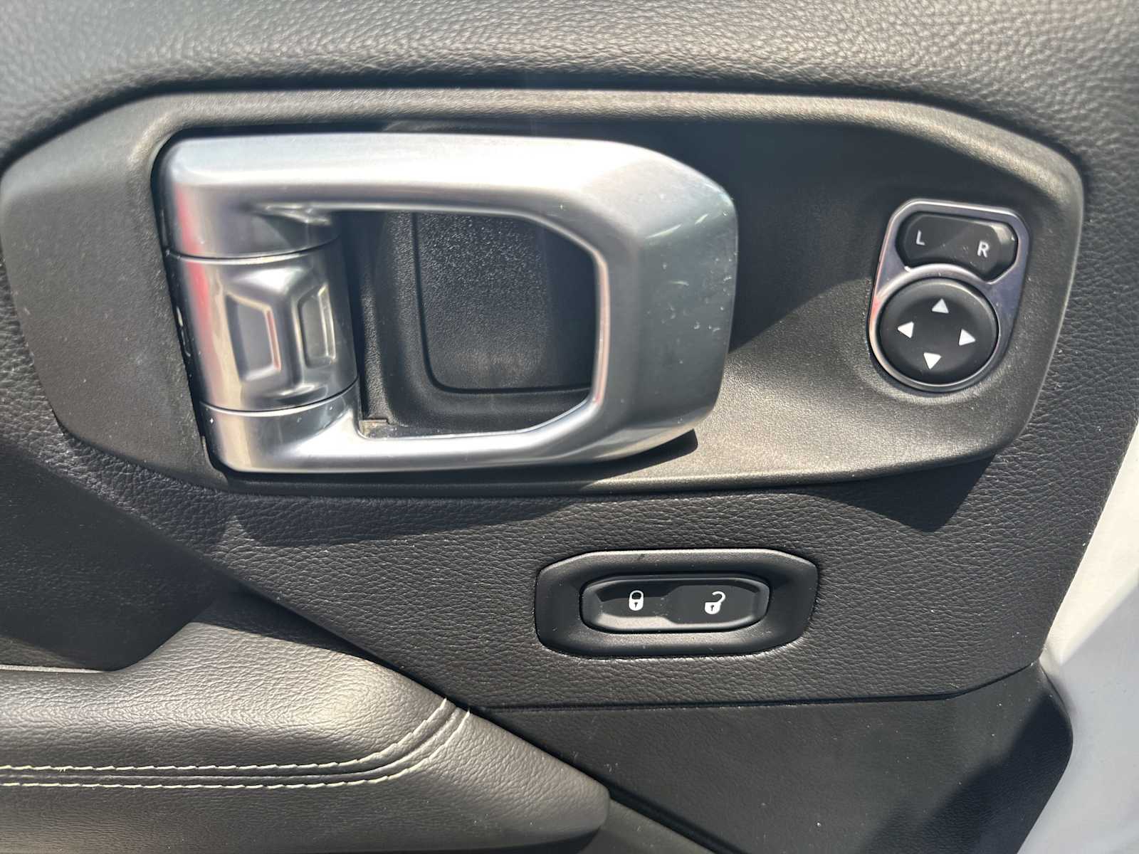 2022 Jeep Wrangler 4xe Unlimited Sahara photo 15