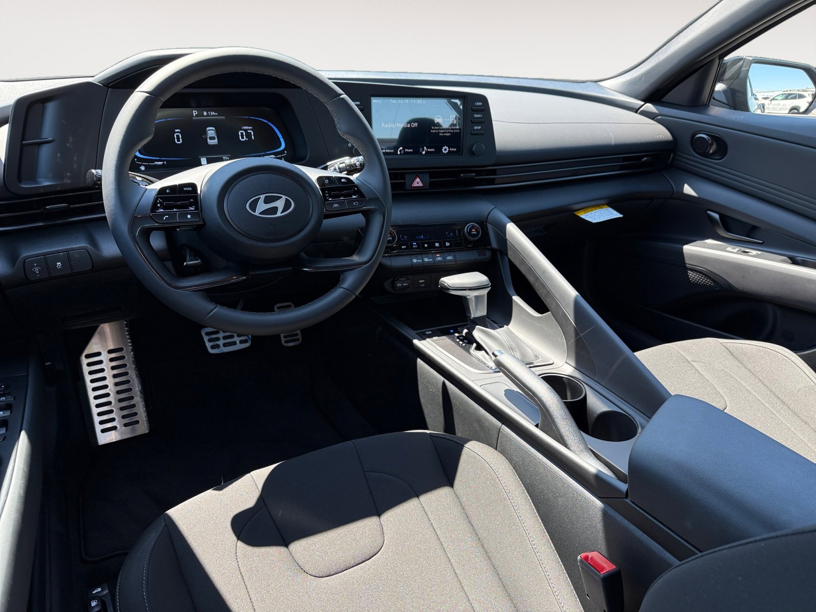 2025 Hyundai Elantra SEL Sport photo 15