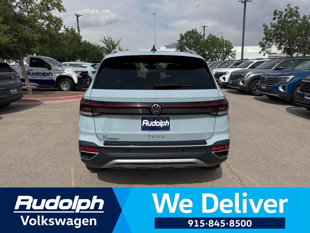 2025 Volkswagen Taos SE photo 3
