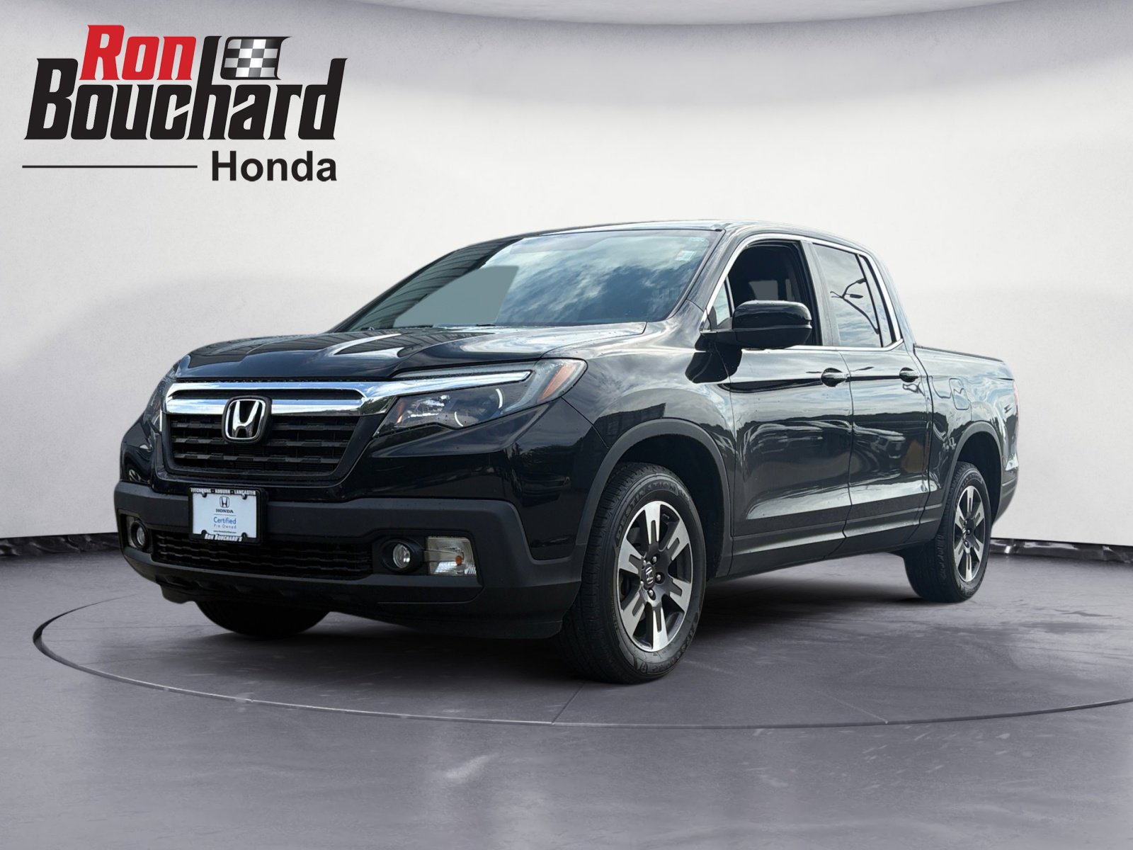 2019 Honda Ridgeline RTL photo 3