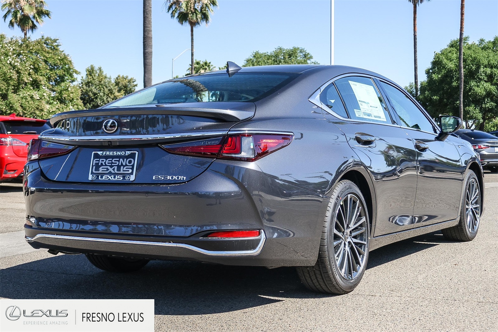 2025 Lexus ES 300h photo 6
