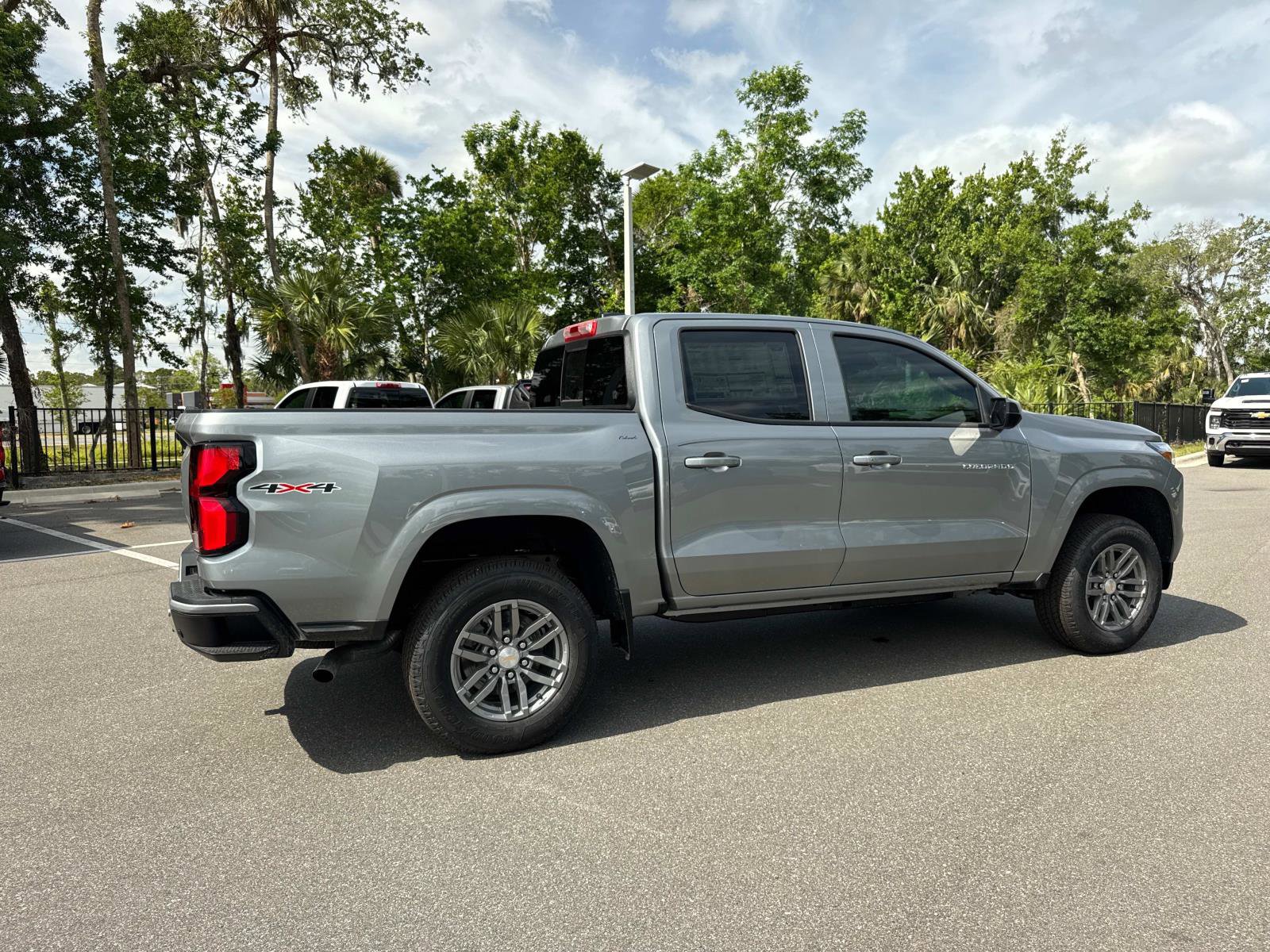 2025 Chevrolet Colorado Work Truck LT photo 3
