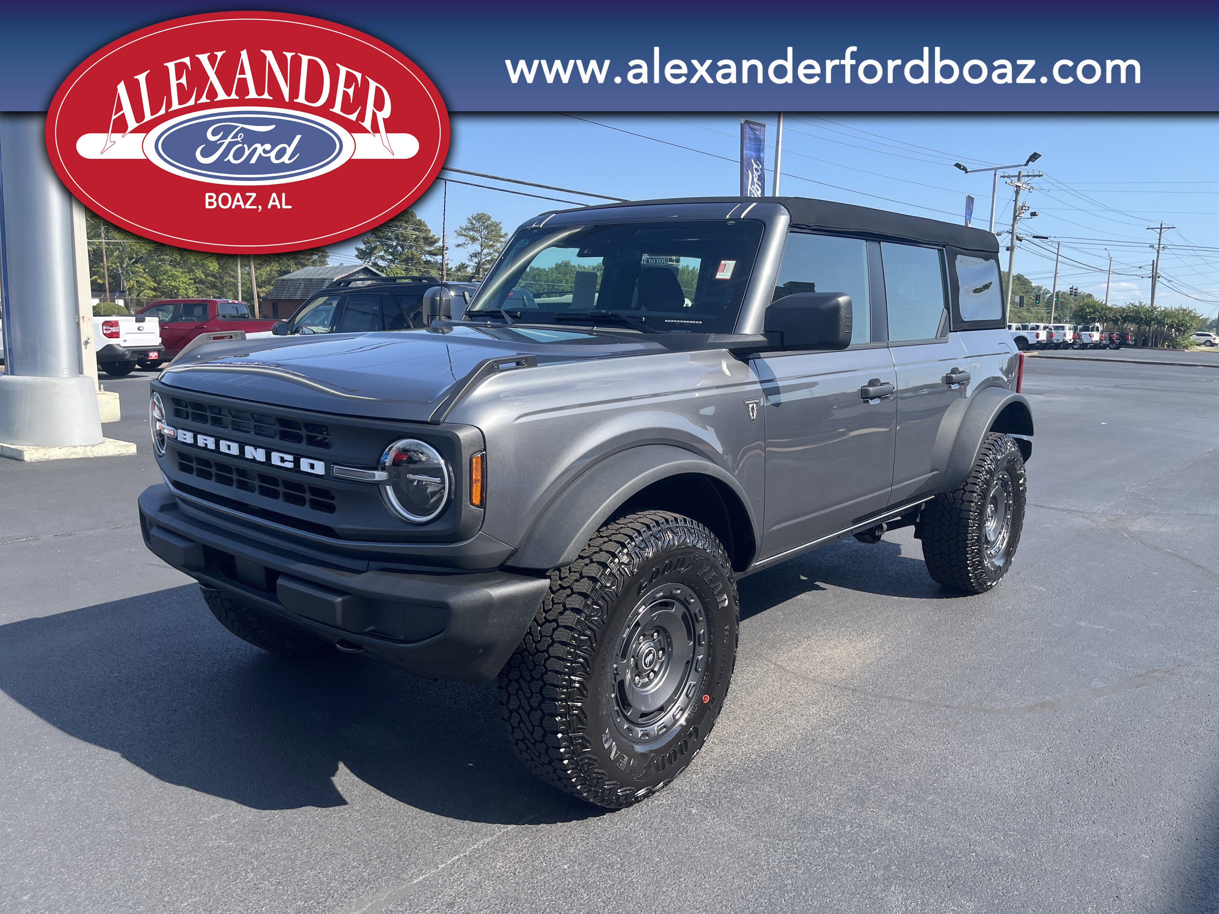 2025 Ford Bronco 4-Door Base's photo