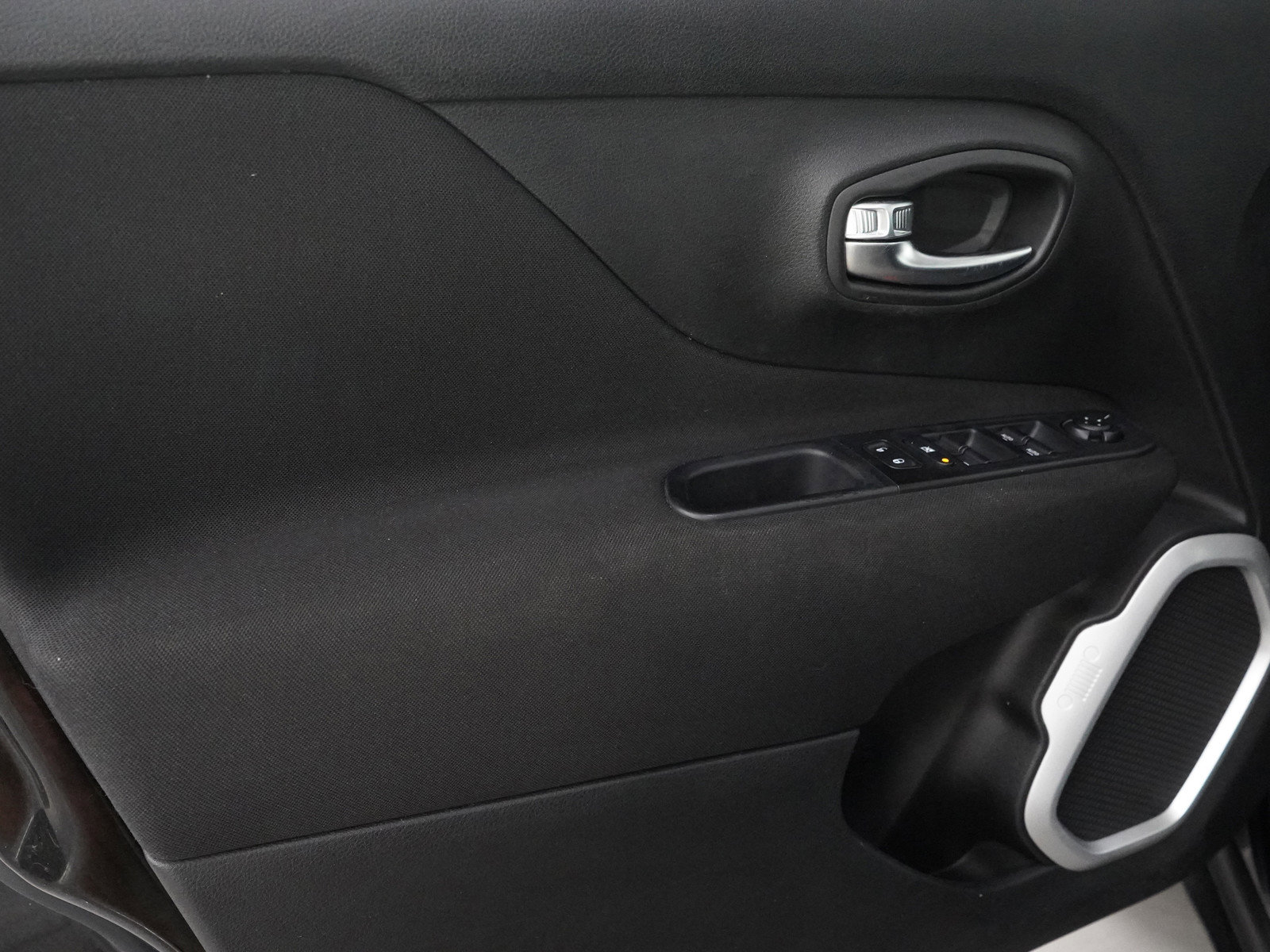 2021 Jeep Renegade Latitude photo 16