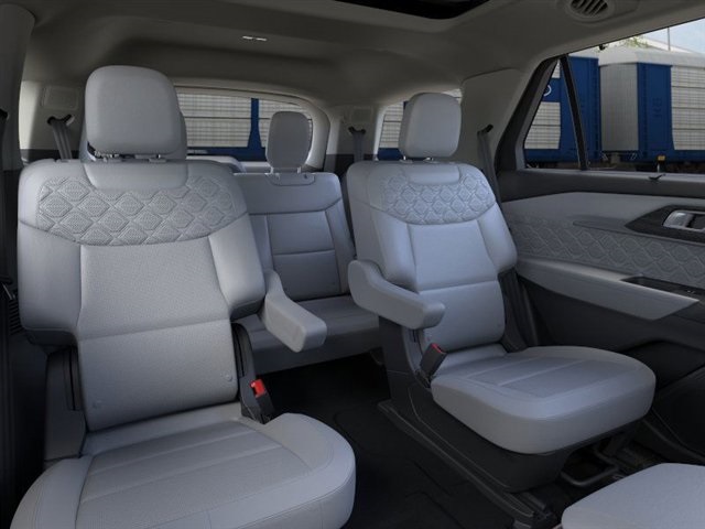 2025 Ford Explorer Platinum photo 7