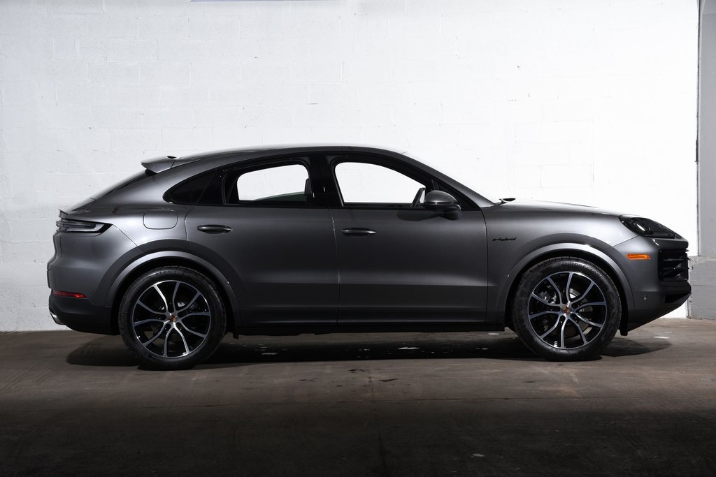 2025 Porsche Cayenne E-Hybrid photo 7