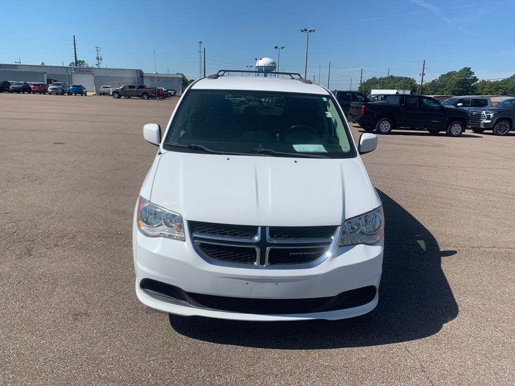 2016 Dodge Grand Caravan SXT photo 2