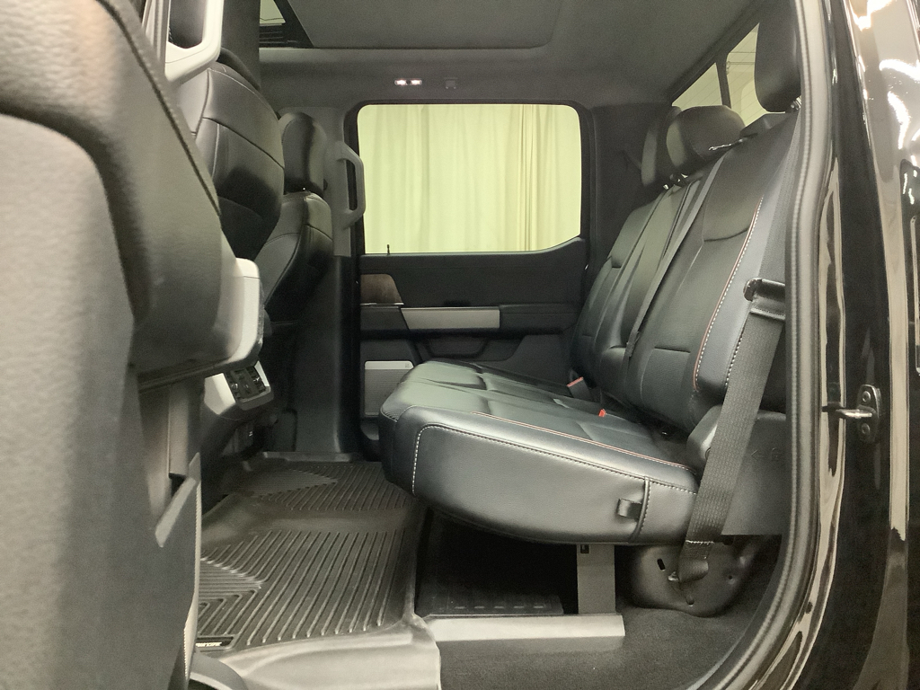 2023 Ford F-250 Lariat photo 12