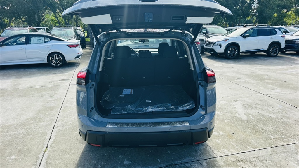 2026 Nissan Rogue SV photo 25