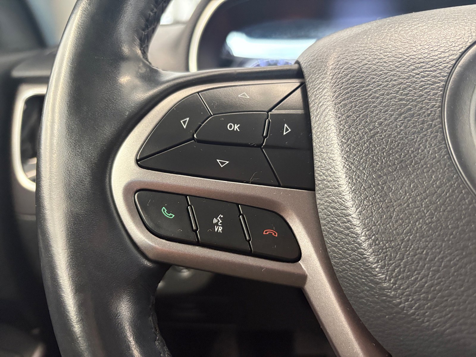 2020 Jeep Cherokee Limited photo 9