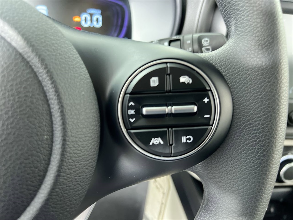 2025 Kia Soul LX S photo 17