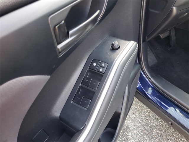 2022 Toyota Highlander L photo 8