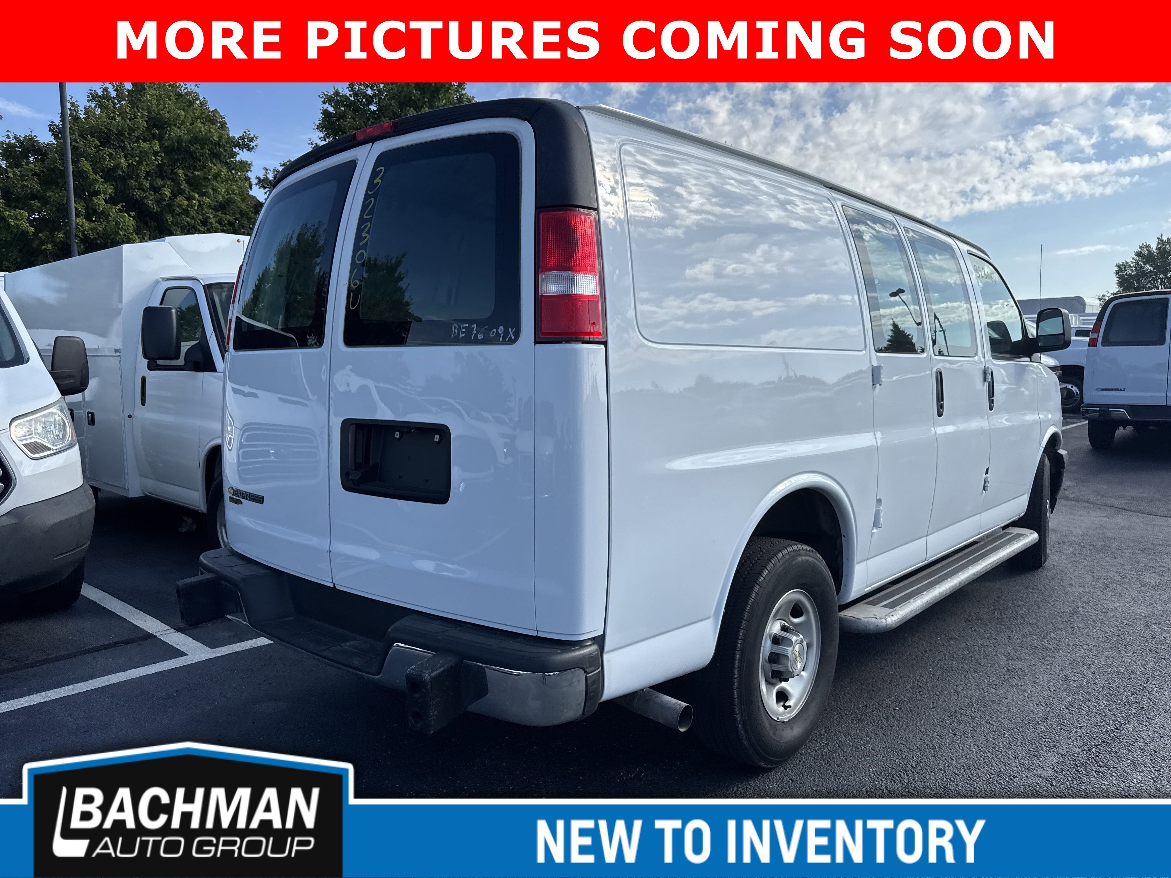 2023 Chevrolet Express 2500 Cargo photo 2