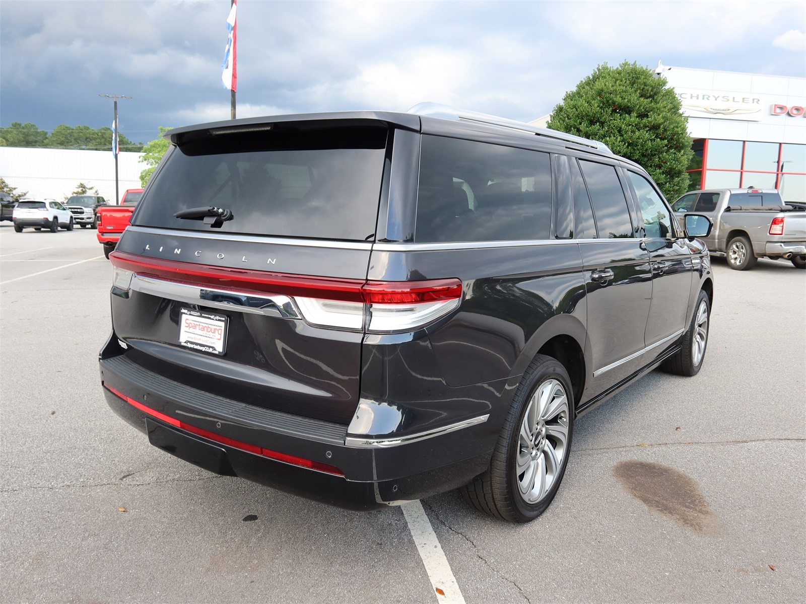 2023 Lincoln Navigator L Reserve photo 2