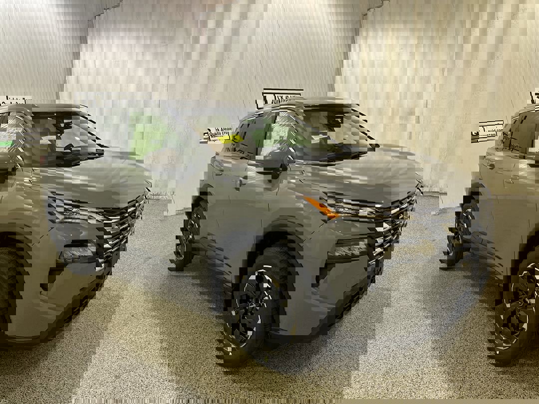 2026 Nissan Rogue SV's photo