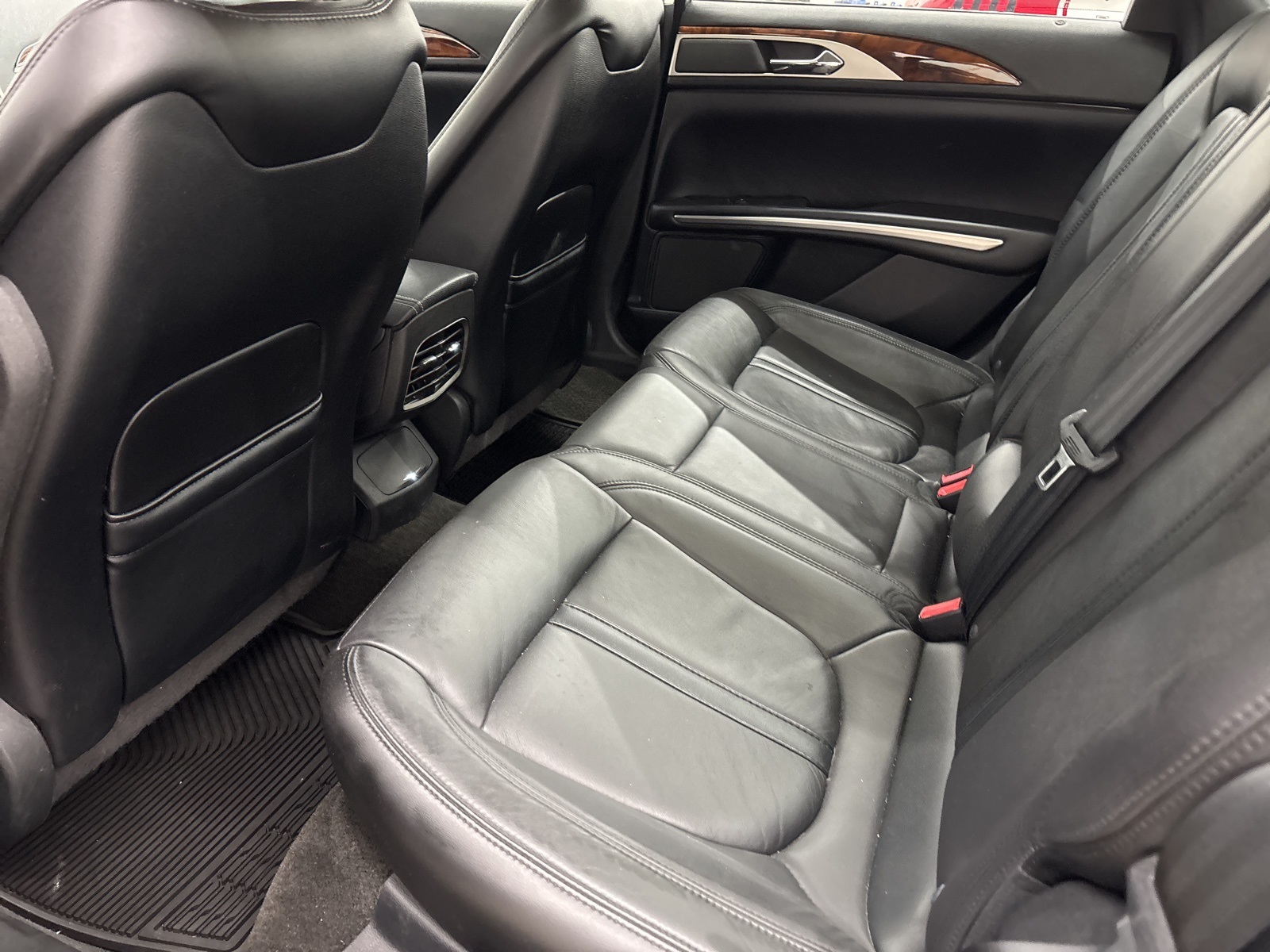 2015 Lincoln MKZ Base photo 17