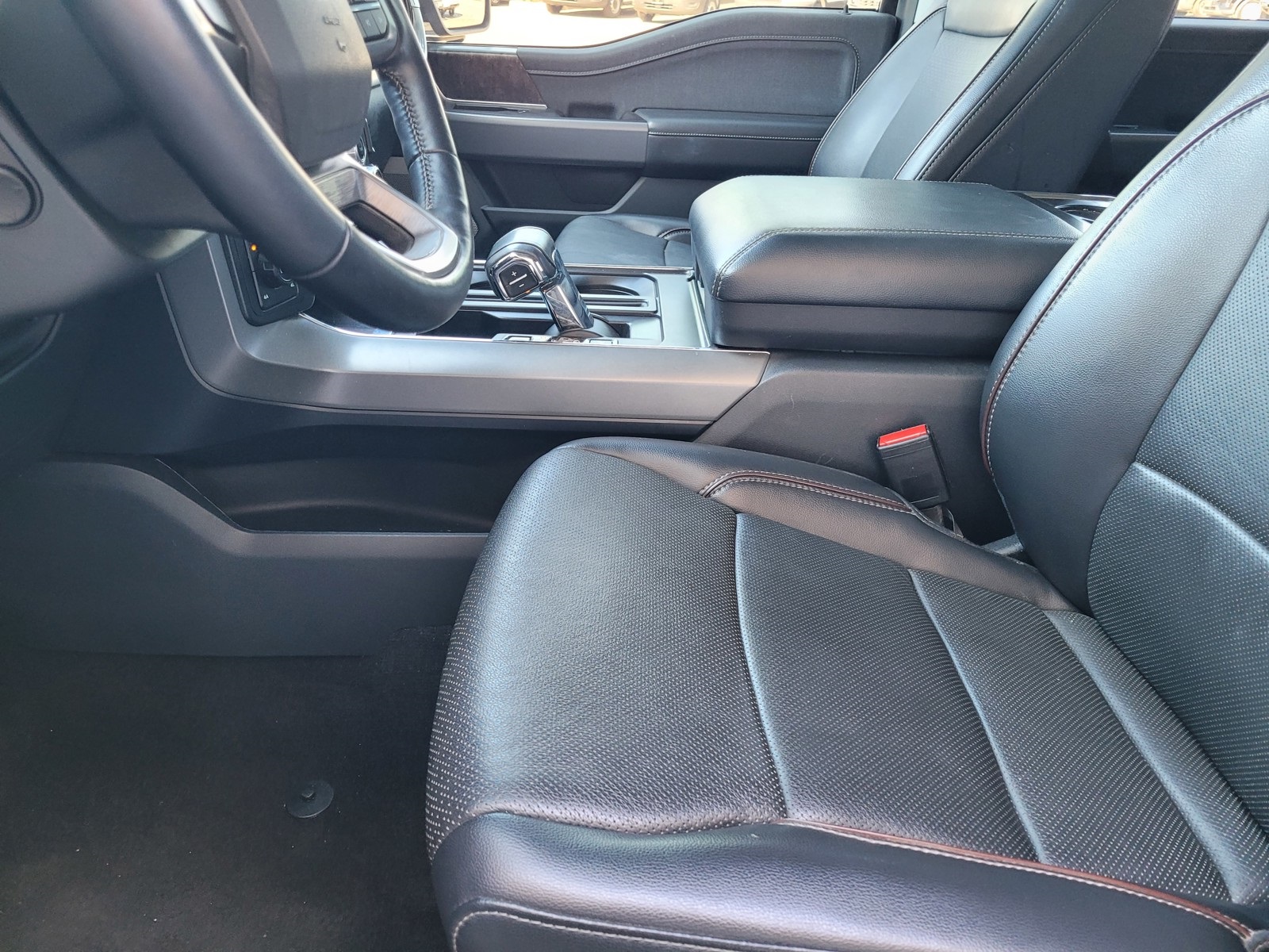 2021 Ford F-150 Lariat photo 21