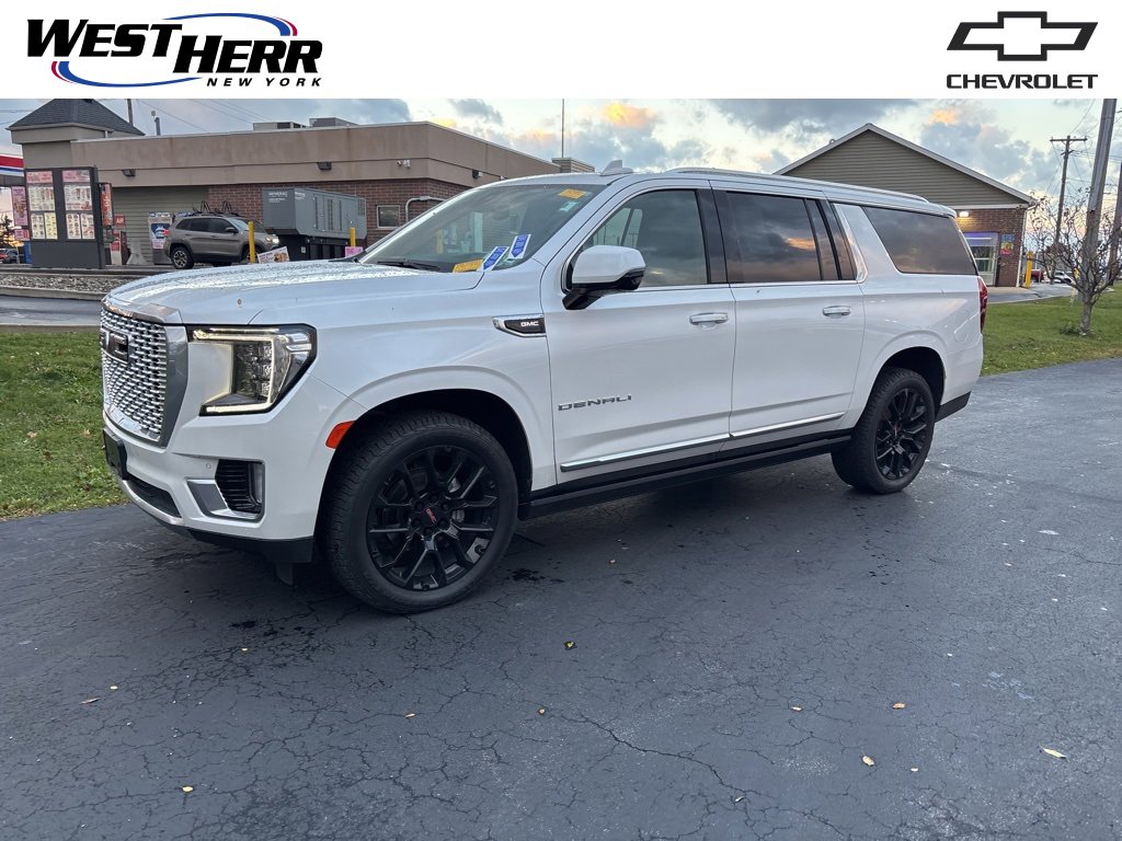 2022 GMC Yukon XL Denali's photo