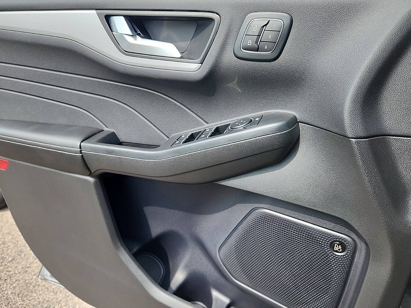 2024 Ford Escape Plug-In Hybrid photo 6