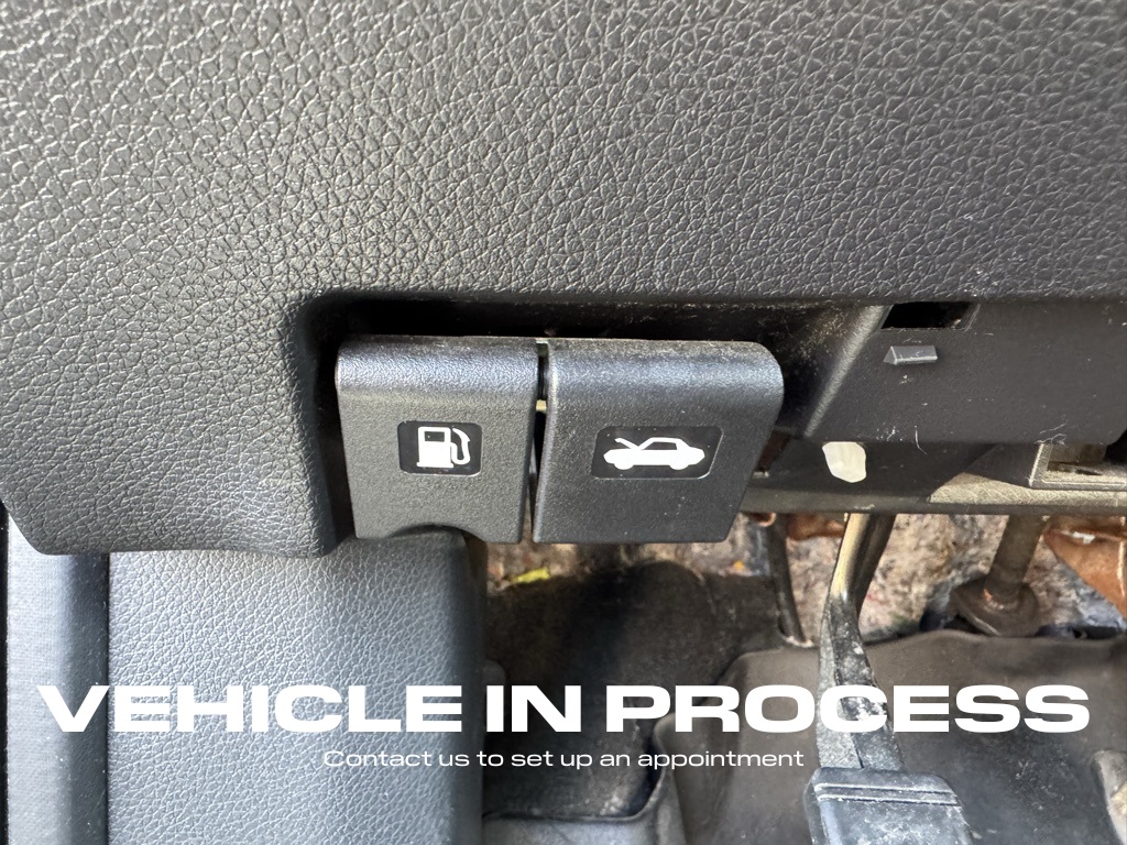 2014 Nissan Rogue S photo 19