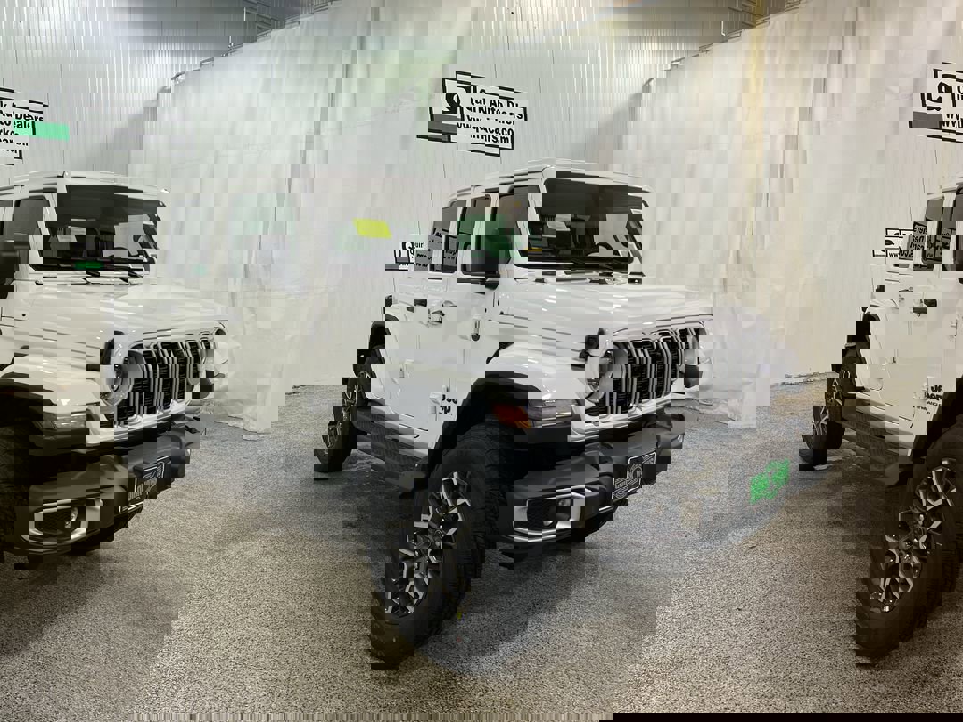 2026 Jeep Wrangler 4-Door Sahara's photo