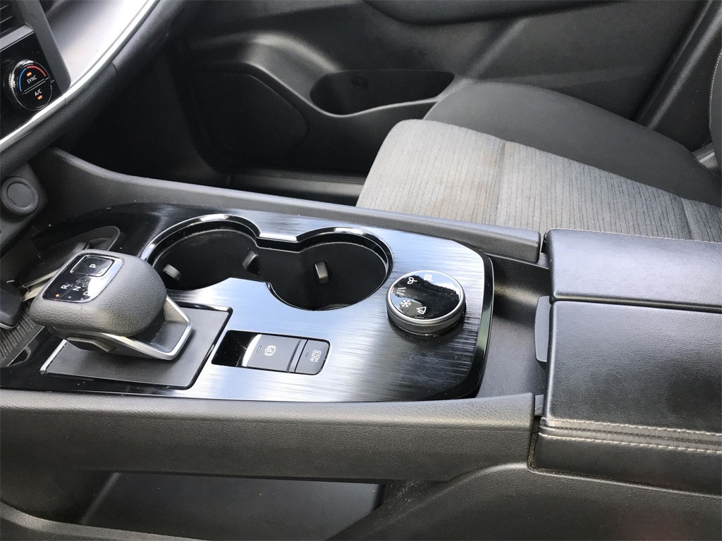 2023 Nissan Rogue SV photo 20