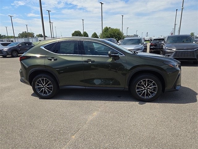 2026 Lexus NX 350 photo 2