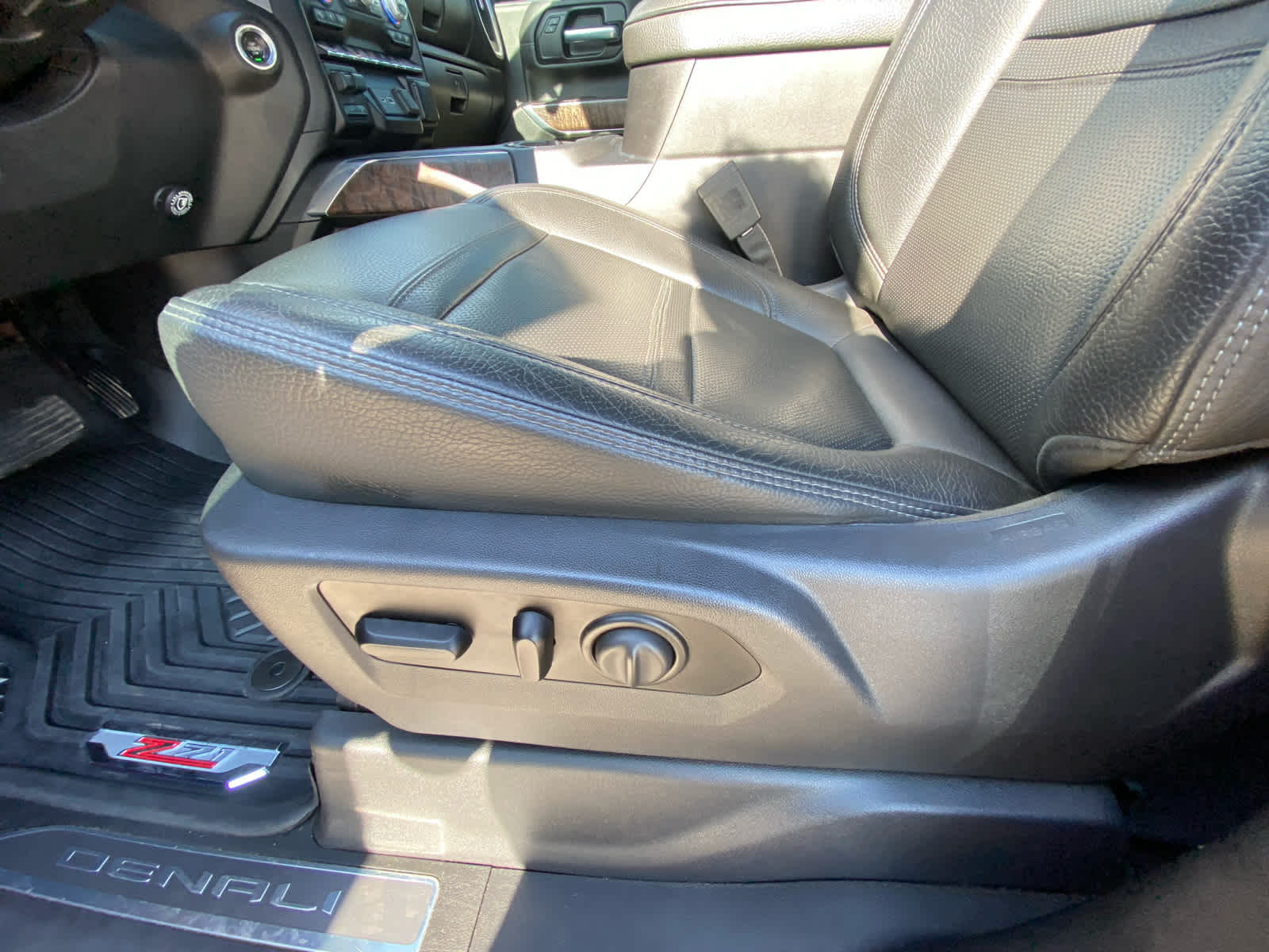 2020 Gmc Sierra Denali photo 14