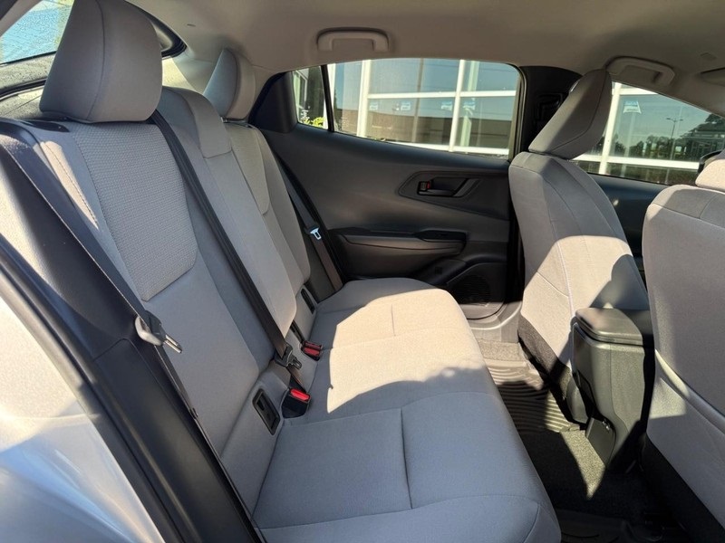 2024 Toyota Prius LE photo 12