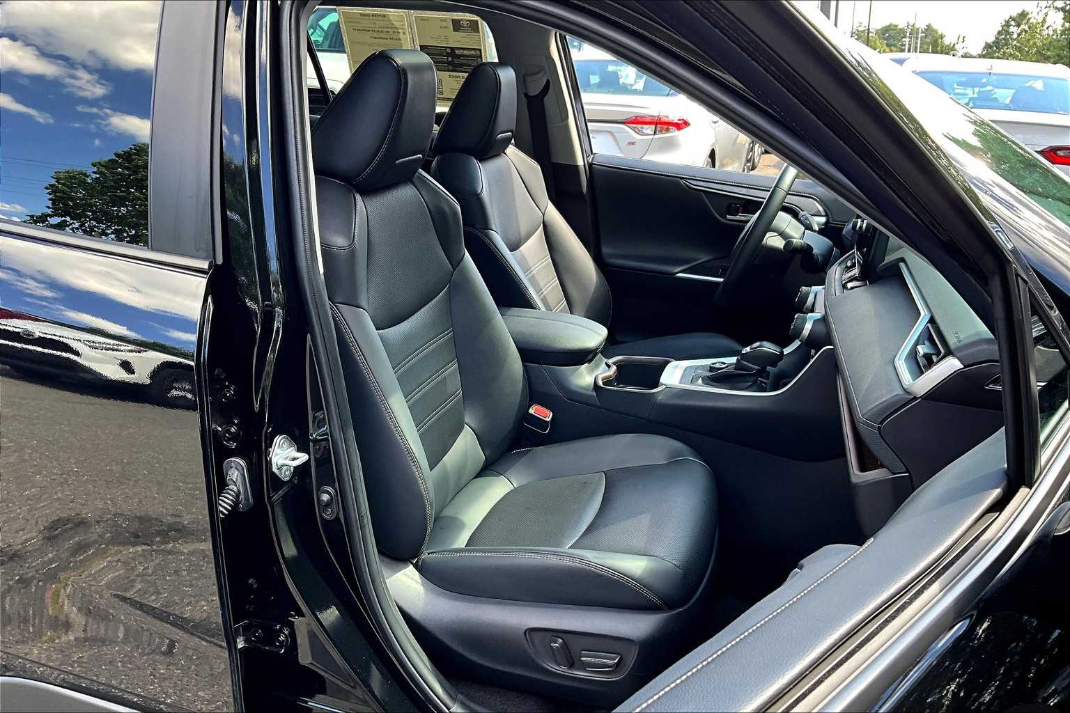 2024 Toyota RAV4 Limited photo 7