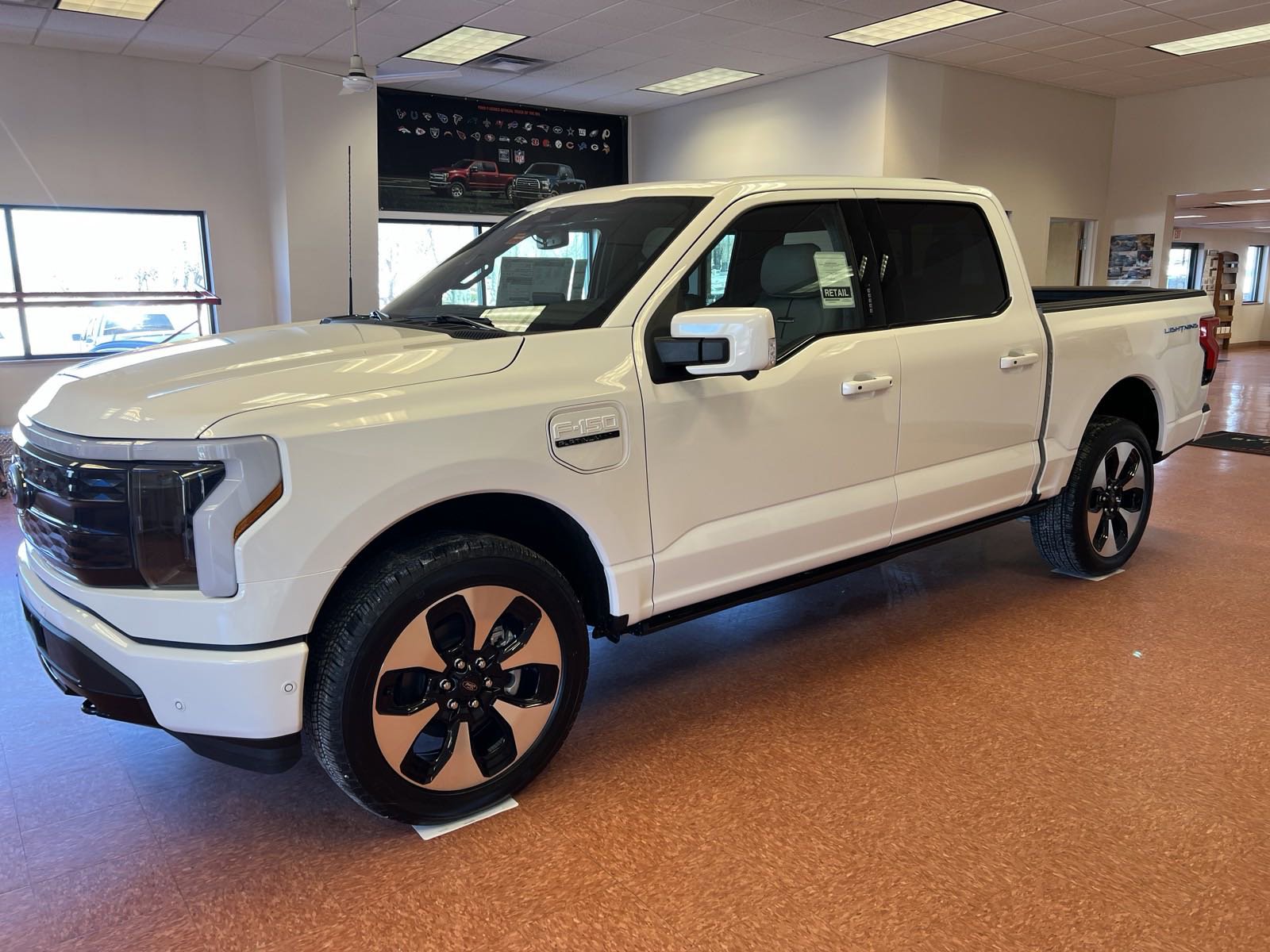 2023 Ford F-150 Lightning Platinum photo 3