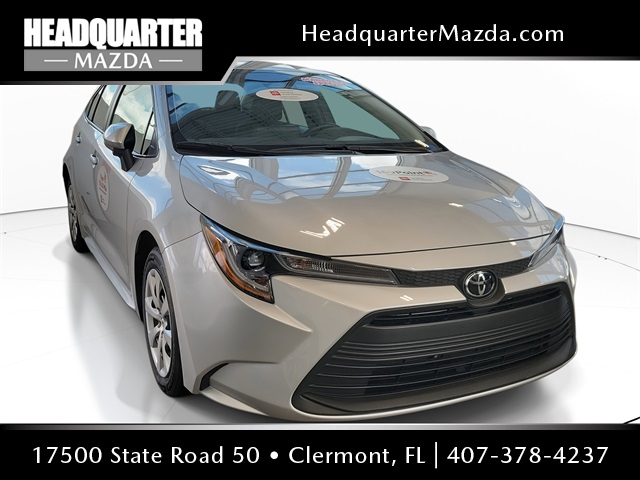 2024 Toyota Corolla LE's photo