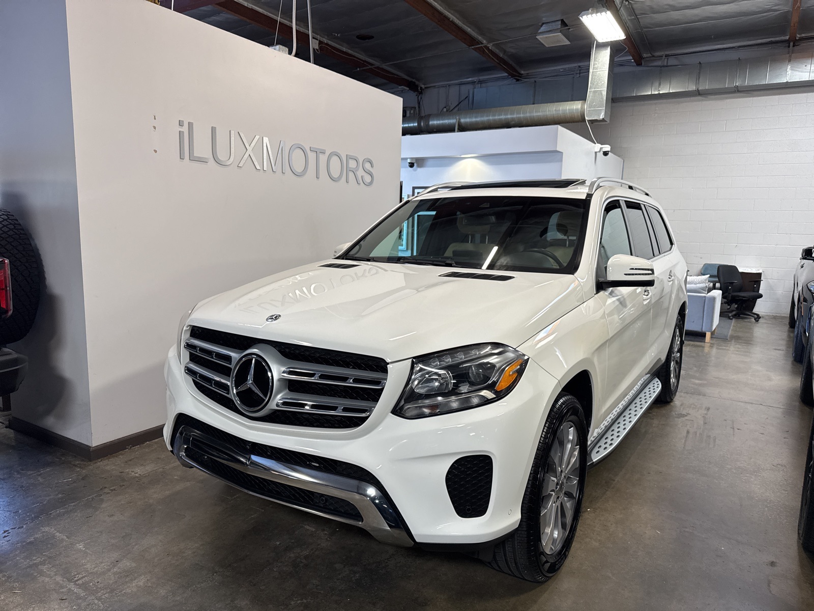 2018 Mercedes-Benz GLS-Class GLS450's photo