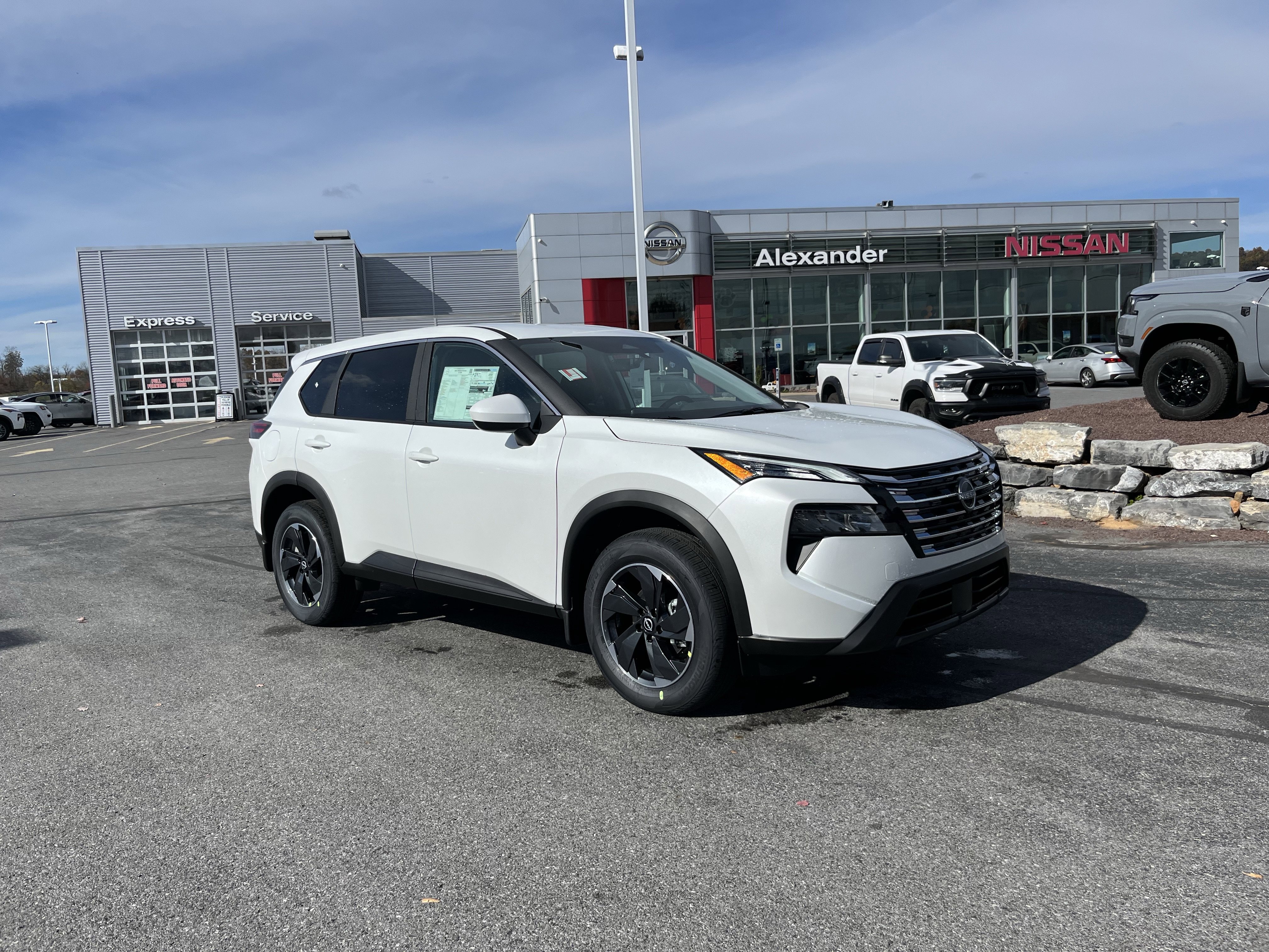 2026 Nissan Rogue SV's photo