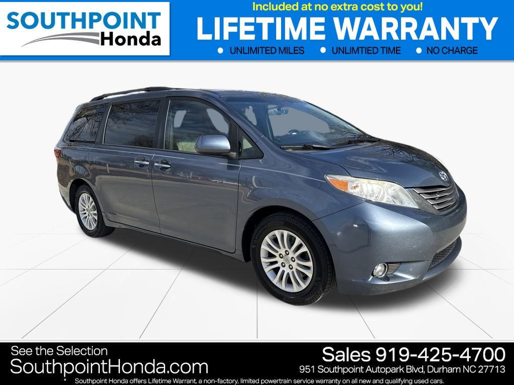 2017 Toyota Sienna XLE