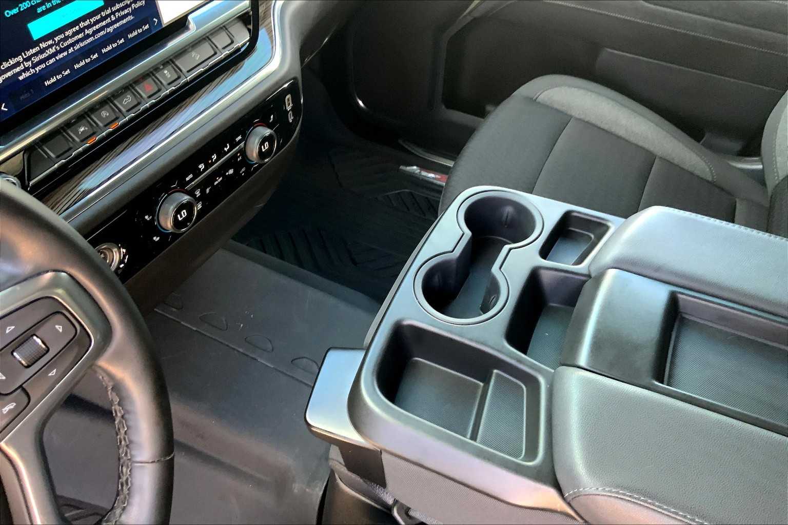 2024 Chevrolet Silverado RST photo 14