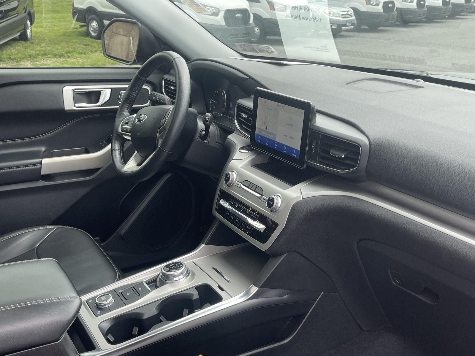 2022 Ford Explorer XLT photo 16