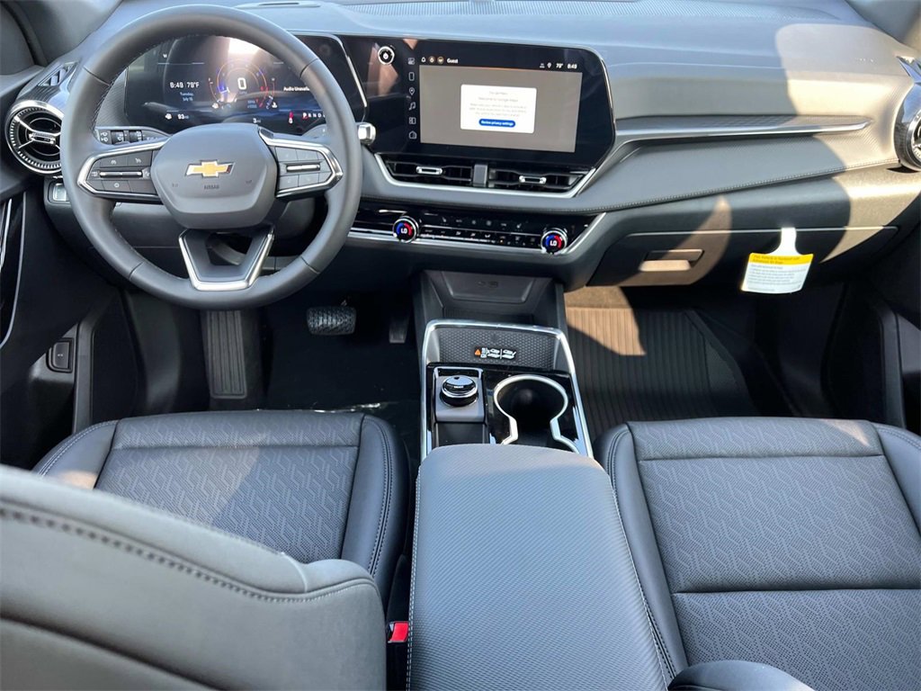2026 Chevrolet Equinox LT photo 2