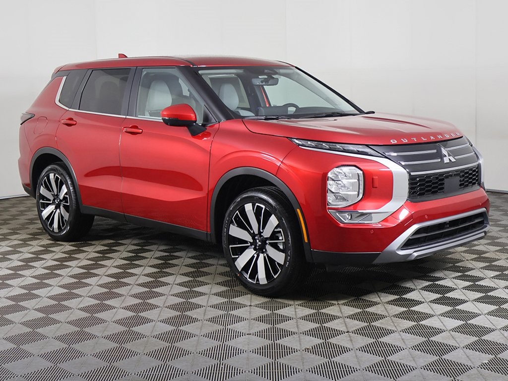 2025 Mitsubishi Outlander SE photo 2