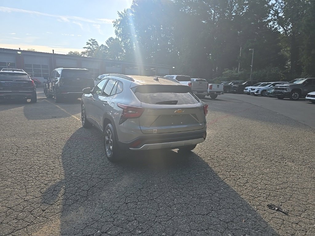 2024 Chevrolet Trax LT photo 7