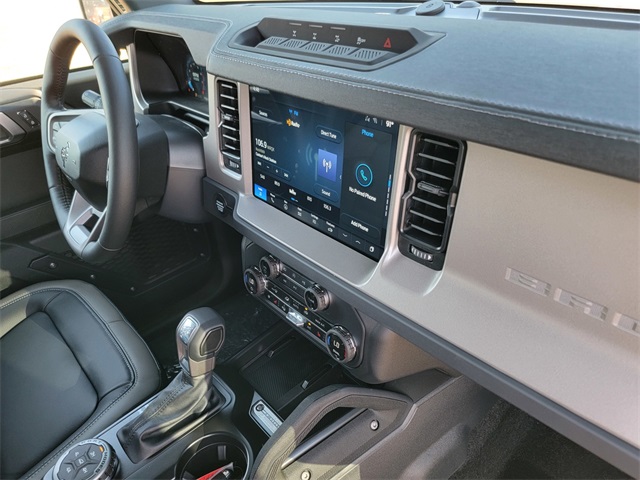 2025 Ford Bronco Outer Banks photo 17
