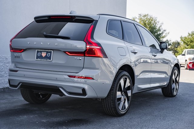 2025 Volvo XC60 Hybrid T8 Plus photo 4