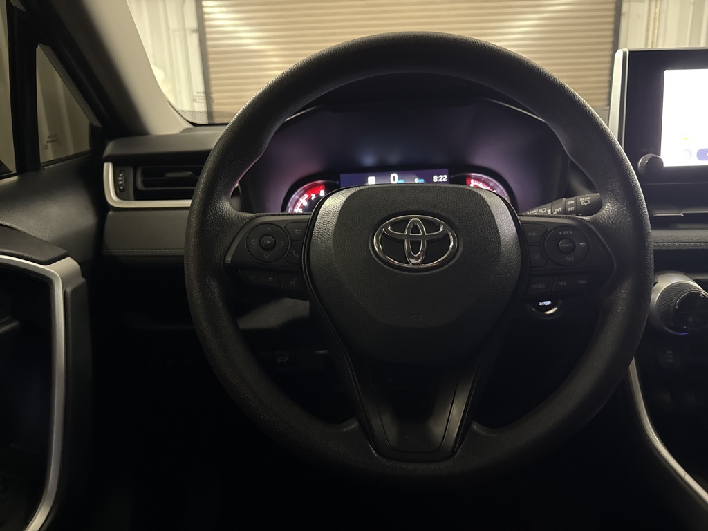 2023 Toyota RAV4 XLE photo 23