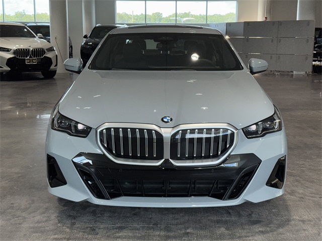 2026 Bmw 530i photo 2