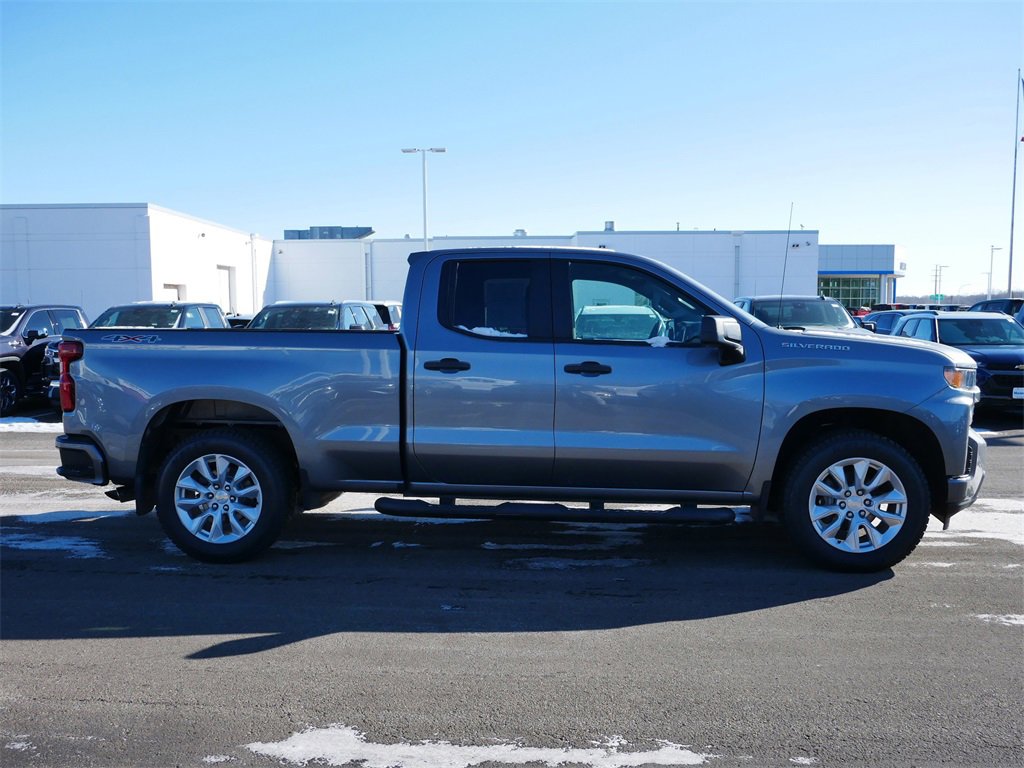 Used 2021 Chevrolet Silverado 1500 Custom with VIN 1GCRYBEH5MZ182841 for sale in Inver Grove Heights, Minnesota