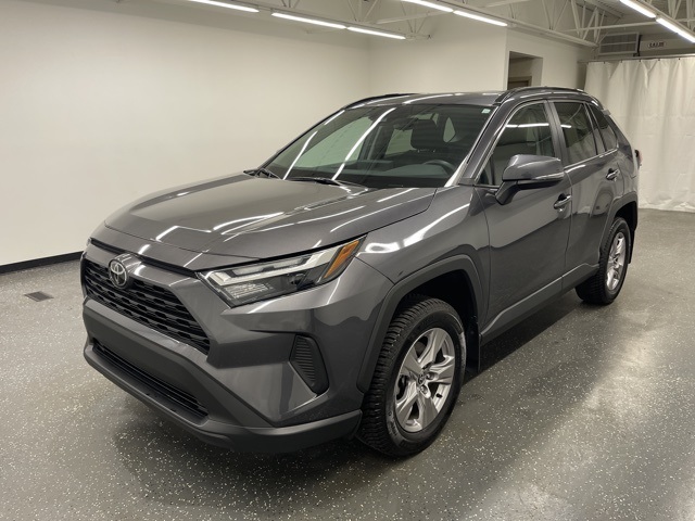 2022 Toyota RAV4 XLE photo 4