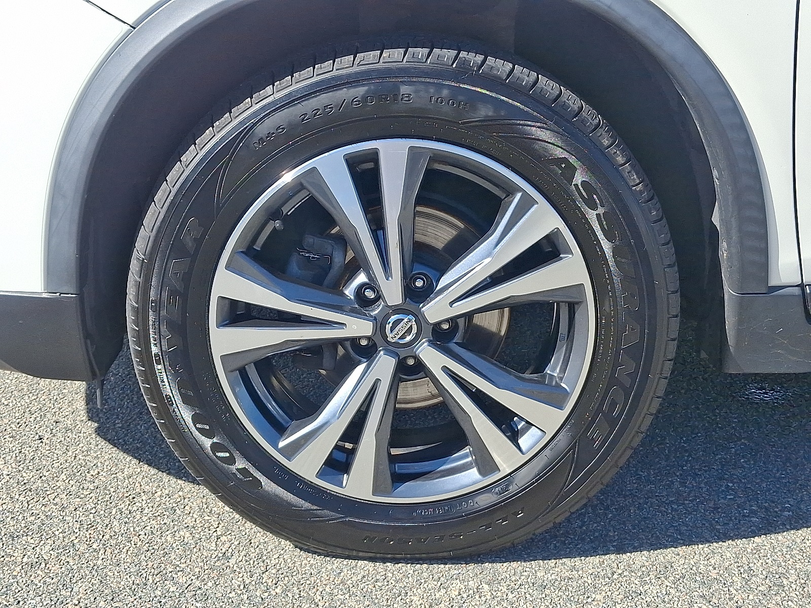 2019 Nissan Rogue SV photo 6