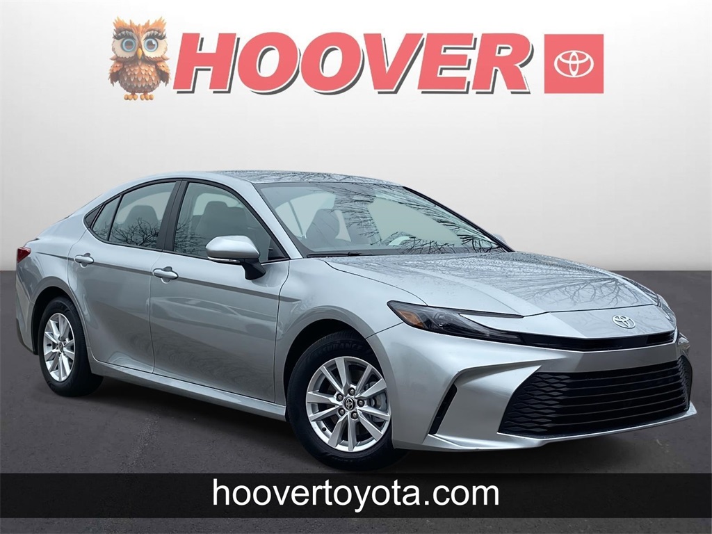 2026 Toyota Camry LE's photo