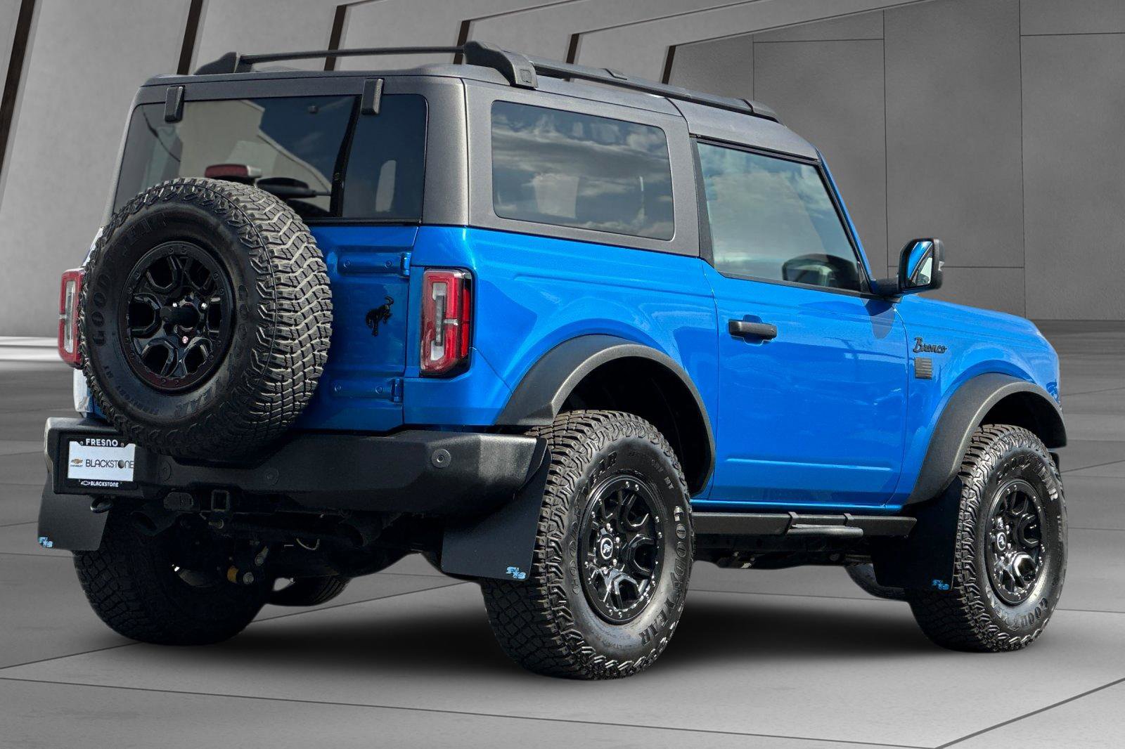 2022 Ford Bronco Base photo 3